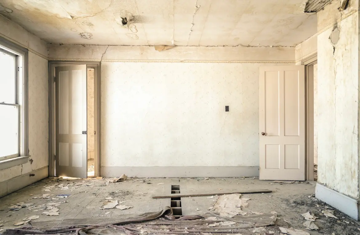 Waste disposal crew managing a cleanout project in Ridge Manor